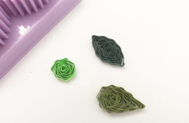 How to Use a Quilling Paper Crimper ~ Add a little texture with this inexpensive tool! || www.ThePaperyCraftery.com