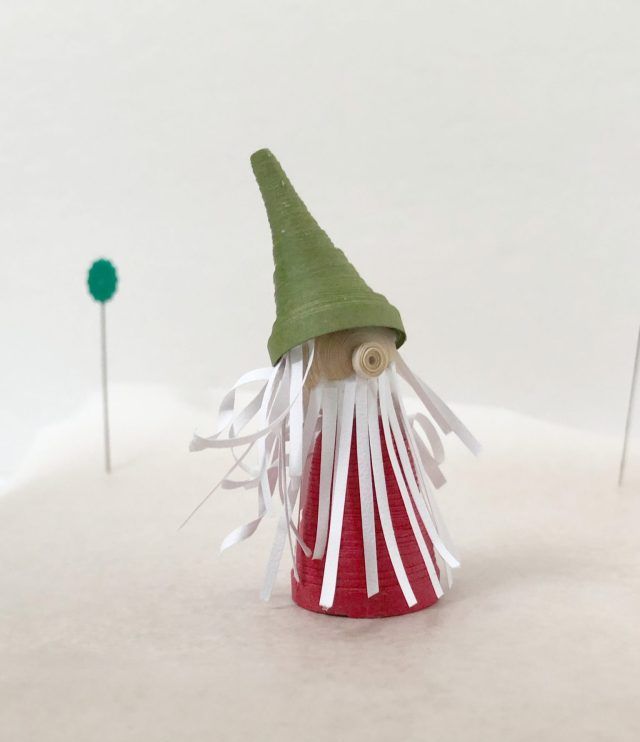 Quilling Paper Winter Gnomes - Formas simples y tupidas barbas hacen amigos adorables de vacaciones || www.ThePaperyCraftery.com